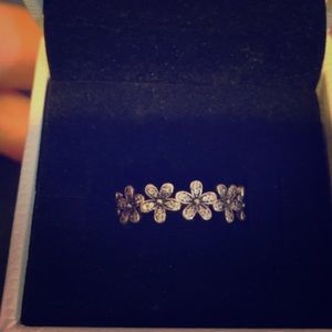 Pandora flower ring